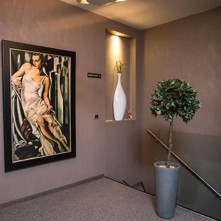Hall Belgrado