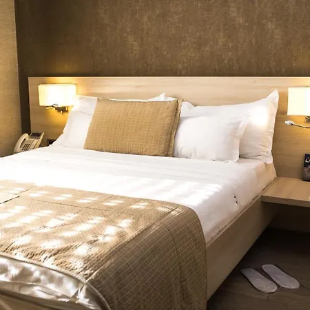 Hall 4* Belgrado
