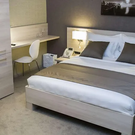 Hall Affittacamere 4*