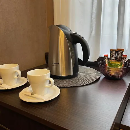 プリンス ホール ゲストハウス 4*